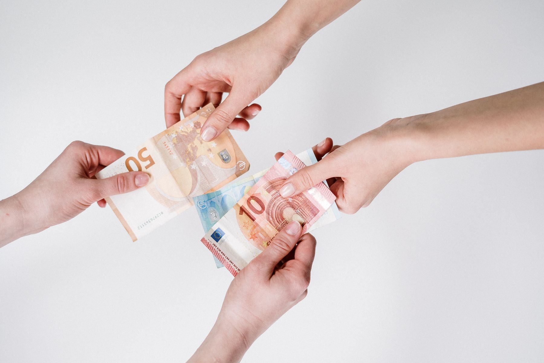 Bank Transfer Cut-Offs vs Instant Settlement
