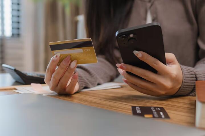 Moving to a New Bank Account Without Missing a Single Payment