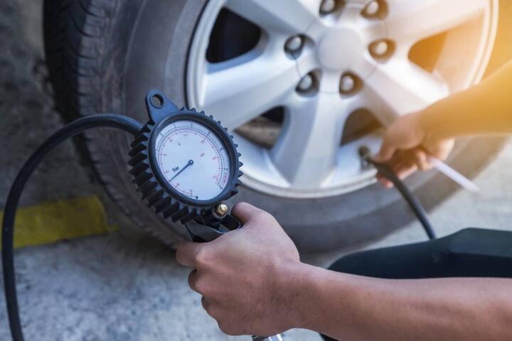 Quick and Easy Ways to Check Tire Pressure and Tread